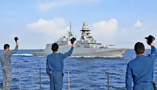 大阅兵刚结束，六国航母舰队开进东海，一艘055就能送进海底？
