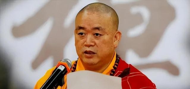 一查吓一跳！掌控少林寺38年的释永信被曝更多信息，私底下太壕