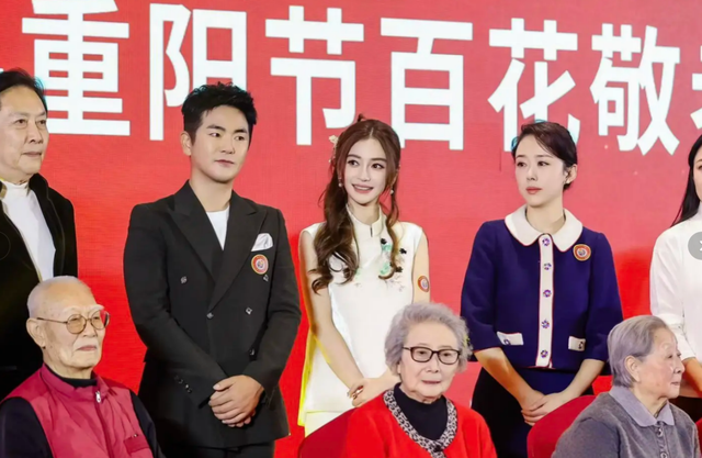 黄晓明也没想到	，被自己抛弃的前妻杨颖，已走上另一条“上坡路”