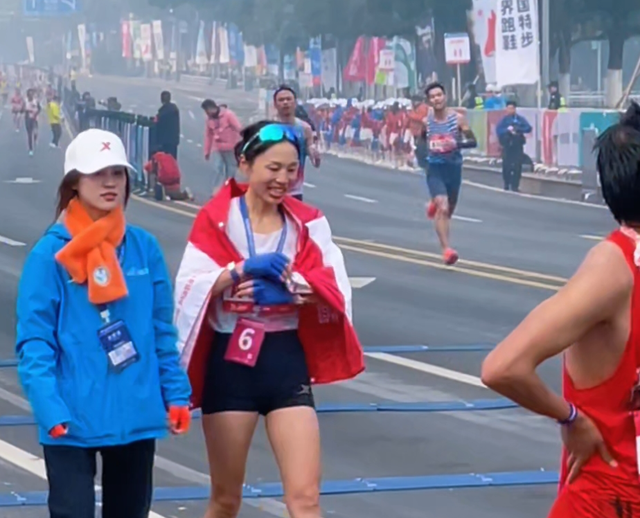 钱再多有什么用？35岁最快女护士的现状	，给所有中年女性提了个醒