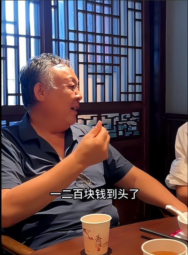 女子换百万游韩国，住一晚24万，一块烂西瓜70，网友：咋不去抢？