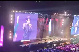 凤凰传奇郑州演唱会，雨中曾毅“封神”，玲花曾毅六次鞠躬谢幕图片