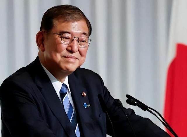 忍耐半个月，韩国发难向日索赔，李在明终于下令，军队将逼近独岛