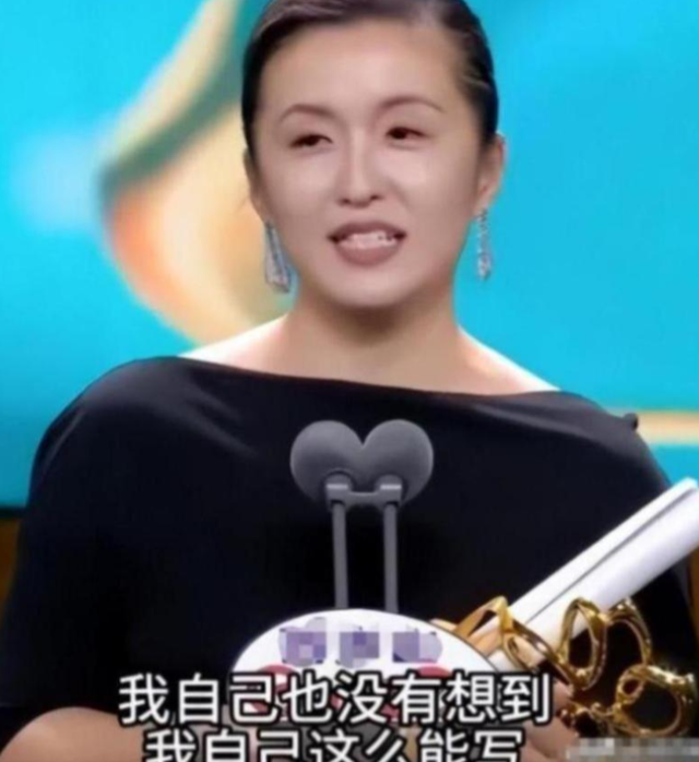 陪玩陪睡根本不够！集体开嫖、指头塞嘴，周迅遭殃 阴暗面彻底曝光