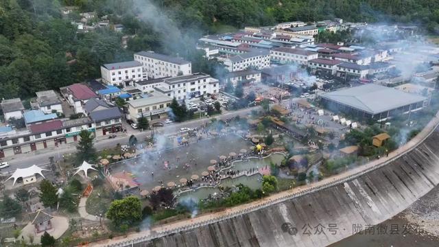 徽县虞关乡燧云关星海仙踪露营基地开业
