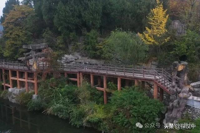 在青木川，于三省交界处，时光停驻时