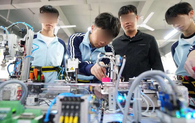 “一半初中生上不了高中！”人民日报给出回应，原来一切早有迹象