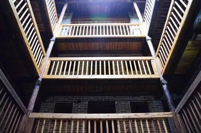 穿越百年！探访韶关5座小众古村，看围楼、石桥、古庙…美到忘记时间！