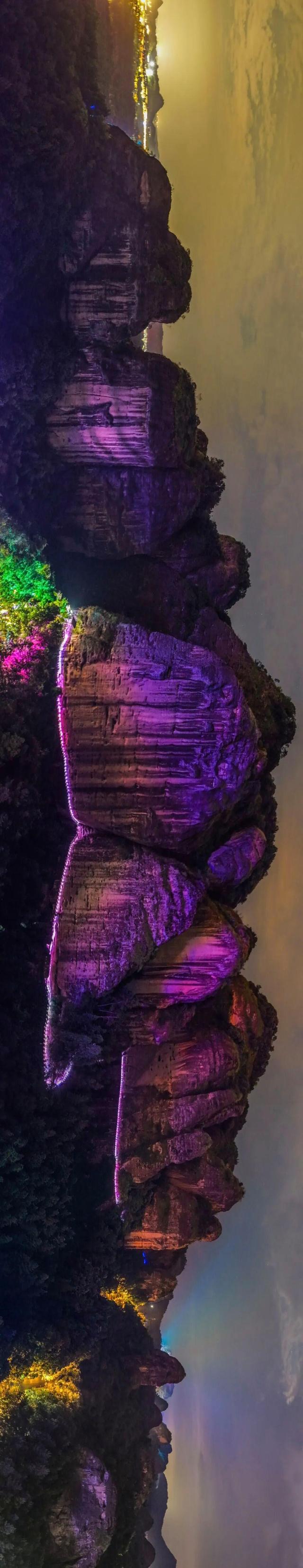 文旅融合新篇章！龙虎山“丹霞新境・夜遇龙虎”新品发布，首批精品民宿正式授牌！