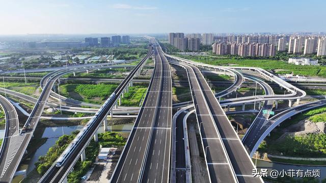 中国史上最大规模！京港澳高速56座桥梁全拆，网友：为啥炸了重建
