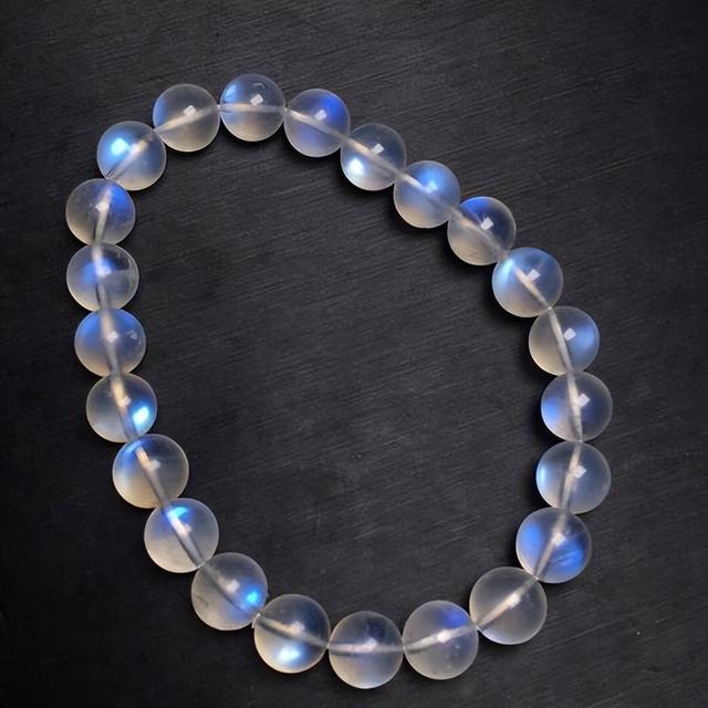 月光石选购攻略！如何选出最迷人的蓝月光