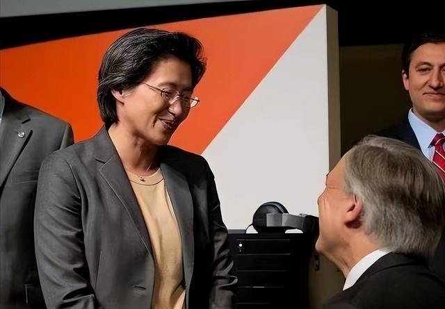 年薪4亿！美国芯片女王原来是中国人，为何却顶风为中国定制芯片