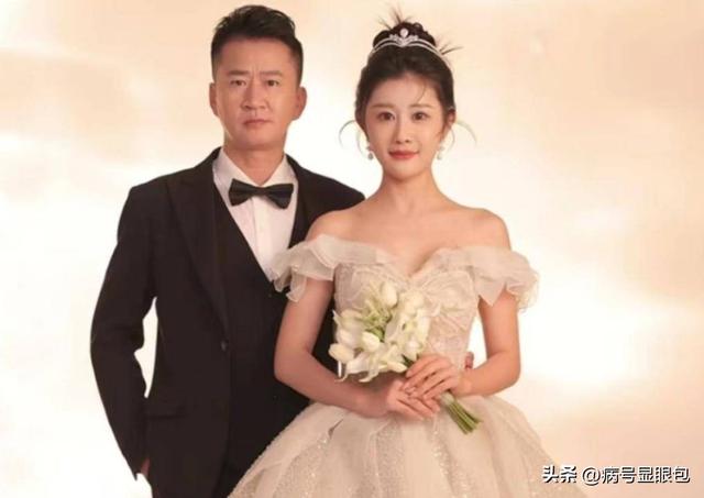 一个贪财一个好色！老夫少妻的“残酷”在42岁李嘉明身上应验了