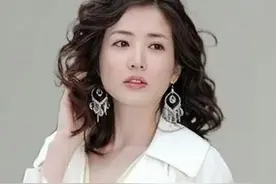 韩剧“公主”们的现实人生剧：一人婚姻甜如蜜，一人未婚路坎坷。图片