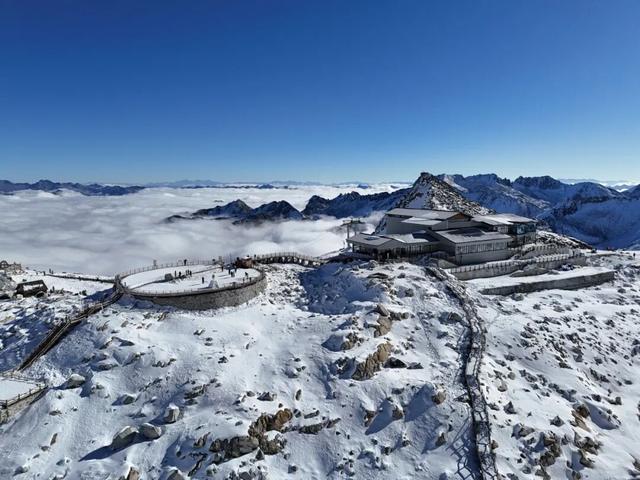 诗韵达古（三十二）| 徐潋《达古：山与冰川的共和（组诗）》