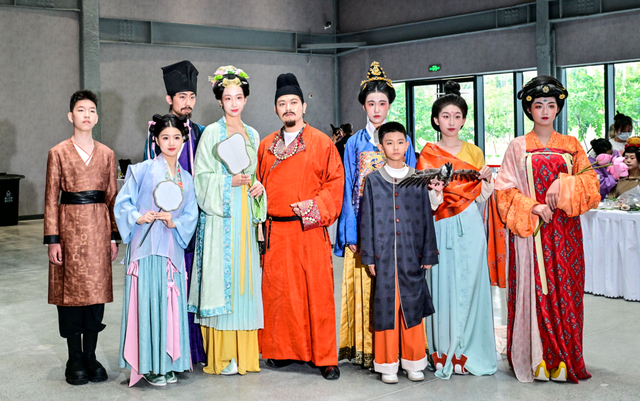 副中心开启少儿时装周！AI汉服大秀+VR体验，还有亲子工坊