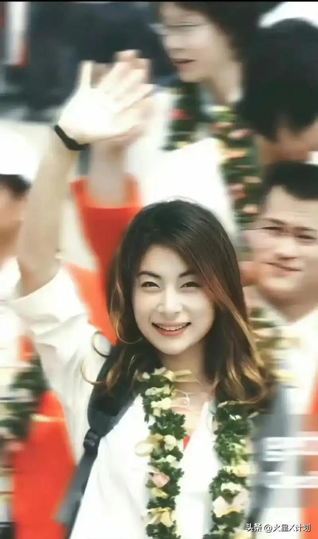 霍震霆没想到	，44岁儿媳郭晶晶再次官宣喜讯，让整个阔太圈沉默了