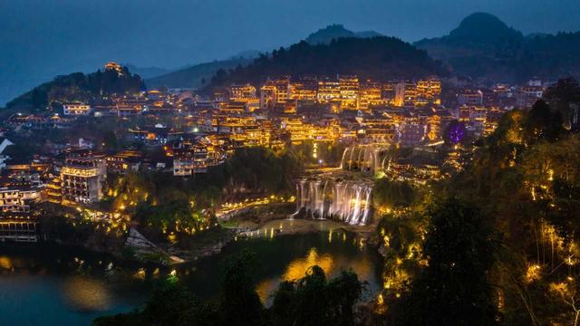 想玩点不一样，这个冬天，让我们去湘西过大年！