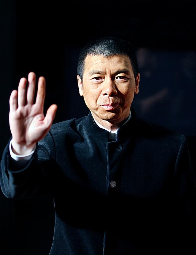 和徐帆离婚传闻真相大白仅2个月，冯小刚近况曝出，一点都不意外