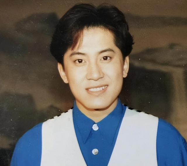 他8次上春晚，作死被捕入狱，今54岁无人问津，老搭档也断了联系