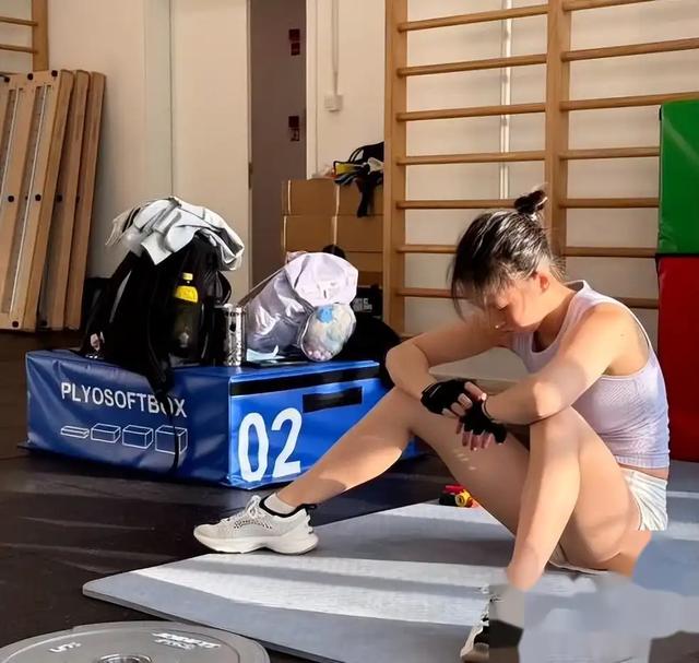 0.9分惜败全红婵后,陈芋汐“躲开”镜头?请允许自己“不完美”