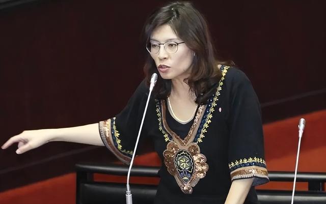 不接受一国两制，郑丽文提统一新方式	，大陆绿灯亮起，郑访陆近了