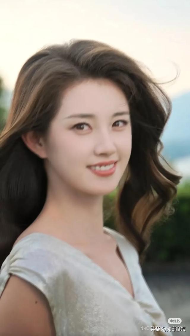 短剧圈人气最高十位女演员，刘念垫底，韩雨彤跌出前五，榜首太美