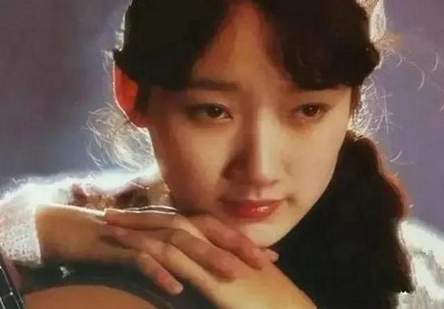 王刚没想到，离婚24年，成方圆会以这种方式，给自己上了生动一课