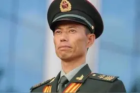 一级军士长转业到地方安排什么职务？看到评论区我笑麻了图片