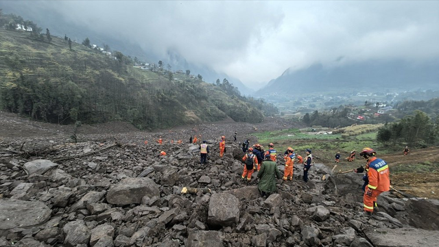 18岁小白独闯鳌太线，坠崖、幻觉、迷路、骨折，靠吃牙膏硬撑十天