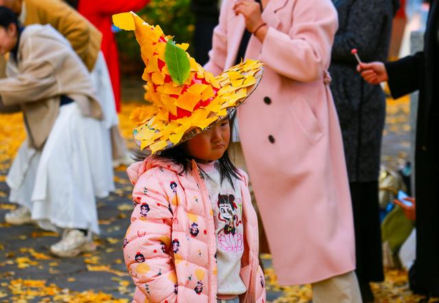 泰山普照寺，那最后的一树金黄
