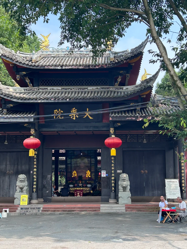 比人民公园巴适！5元素斋管饱、10元茶喝一天，公交直达宝藏古寺