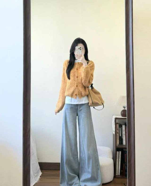 今秋最流行的针织衫，配阔腿裤美得刚刚好！
