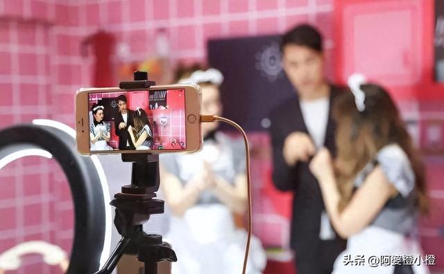 快手沸腾了，深夜出现大量不雅的内容，服务器宕机	，官方紧急回应