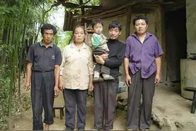 20岁知青小伙，报恩娶31岁寡妇，带4孩子，如今仍守在大山里图片