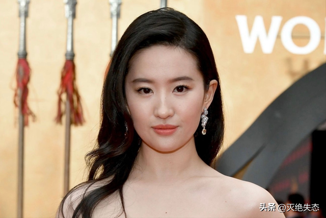 "指桑骂槐"！人民日报点赞辛芷蕾获奖感言，句句不提却字字提醒她