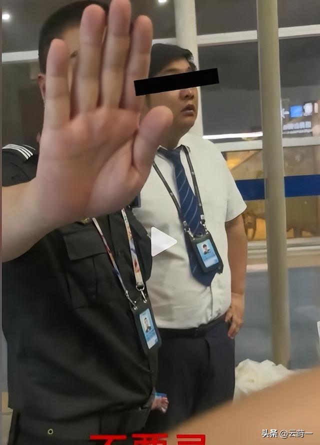 后续！老外带火机坐飞机被举报，地勤人员态度惹争议，官方回应