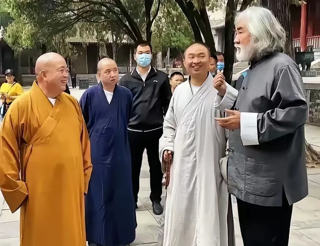 释永信邻居发声：他大哥当年从少林寺带回一尼龙袋，装着满满钞票