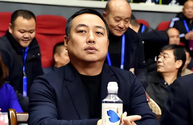 有种人生赢家叫刘国梁，辞职乒协主席5个月，再露面已有国际身份