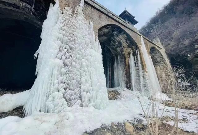 冬日奇境！巩义青龙山冰瀑即将“上线”