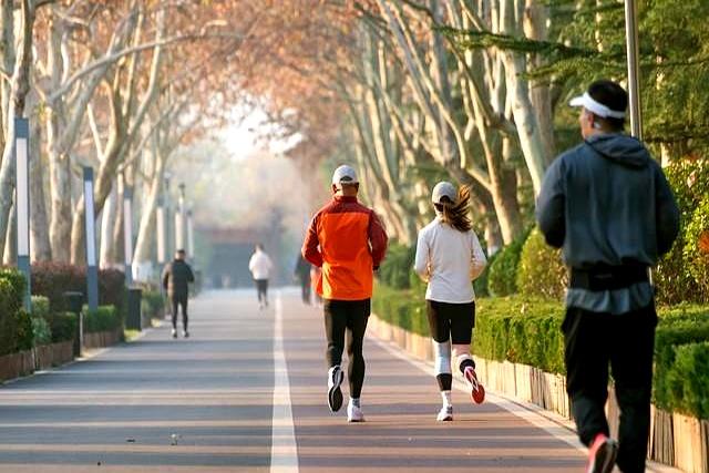 跑步别再死磕5分配速还是6分配速了