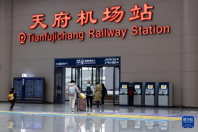 为何要建“反人类”大机场？位置在成都却远在简阳，专治拖延症