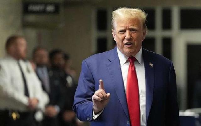 特朗普痛下决心：宁可舍弃500亿的大生意，也不能让中国断了后路