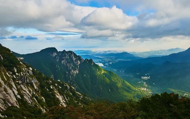 庐山的风景真是绝了,简直就是人间仙境,让人流连忘返