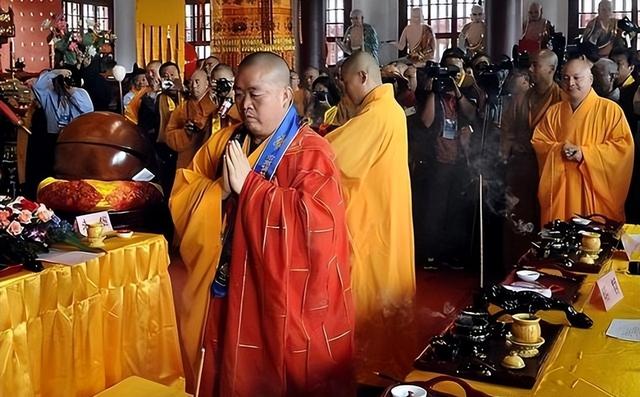 释永信倒台后，老乡才敢说实话	，当年他想两三万一户买下整个村