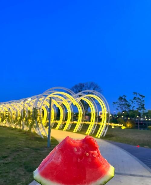 刚从河南洛阳回来，毫不客气的说，洛阳就是全国郊区城建天花板！