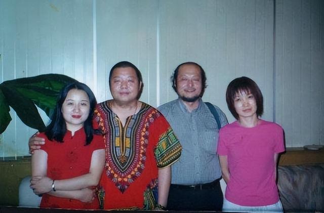 6上春晚，与恩师同居后怀孕，被骗流产，如今57岁准备孤独终老