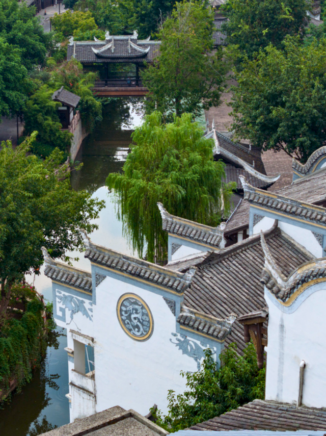 重庆私藏的千年古城，初冬银杏金黄绝美！