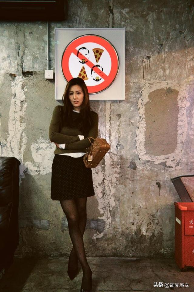 游泳冠军刘湘穿黑丝风情万种!既有赛场英姿飒爽 又有邻家女孩甜美