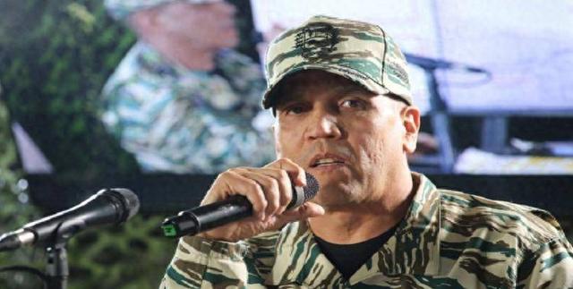 特朗普给马杜罗下最后通牒！灭国舰队抵近委内瑞拉，战争一触即发